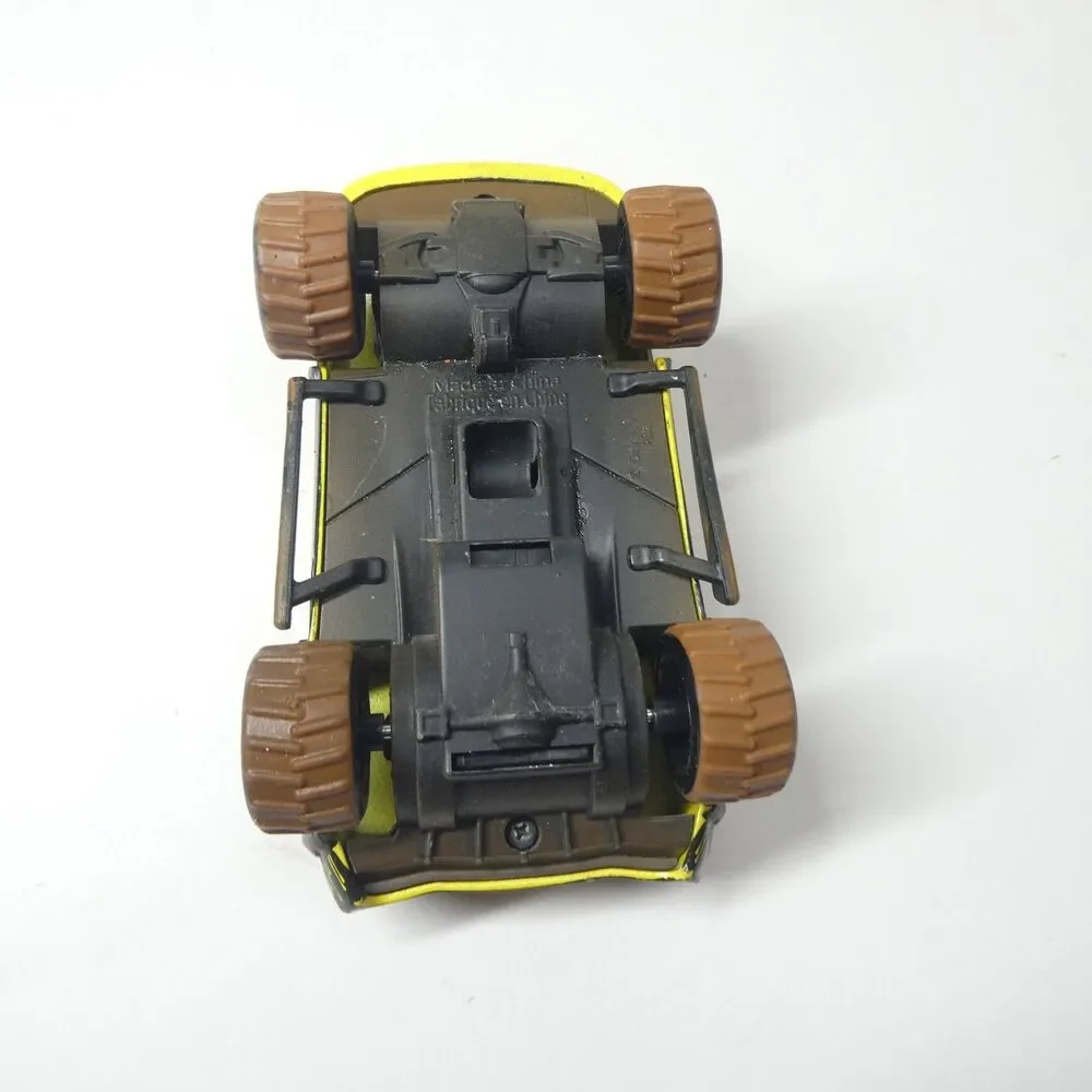 Pixar Cars Lot - Tow Mater Tow Truck & XRS Mud Racing George